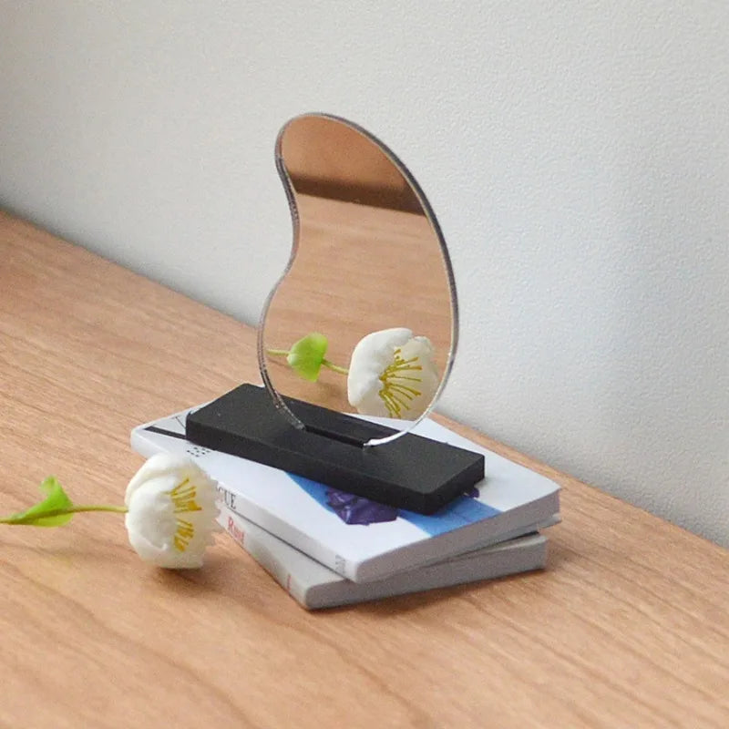 1:12 1:6 Mini Desktop Mirror Dresser Makeup Mirror Model Dollhouse Miniature Scale Home Decor Decoration Doll Accessories Crafts